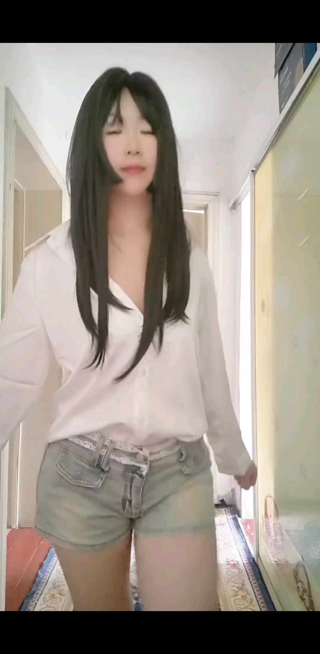 入了心的人……/美女