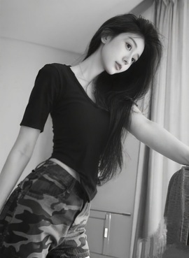 抱抱馨💌生病中午播的图片