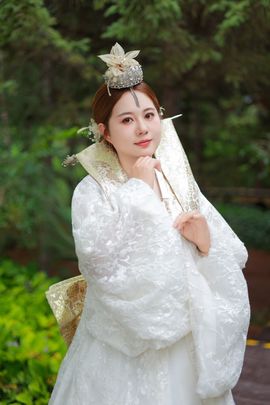 沁馨ღ求百元榜的图片