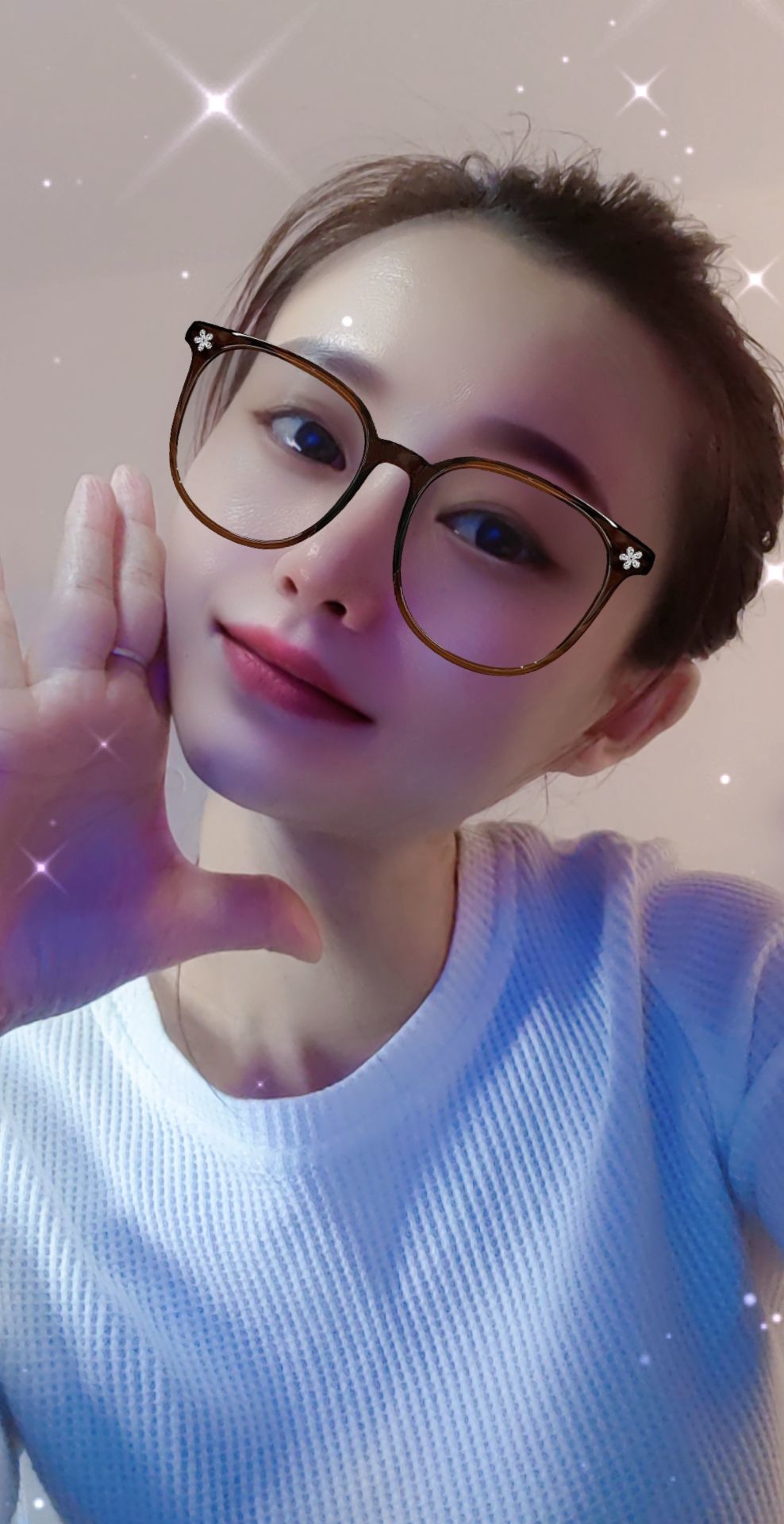 99。唱歌滴主播图片