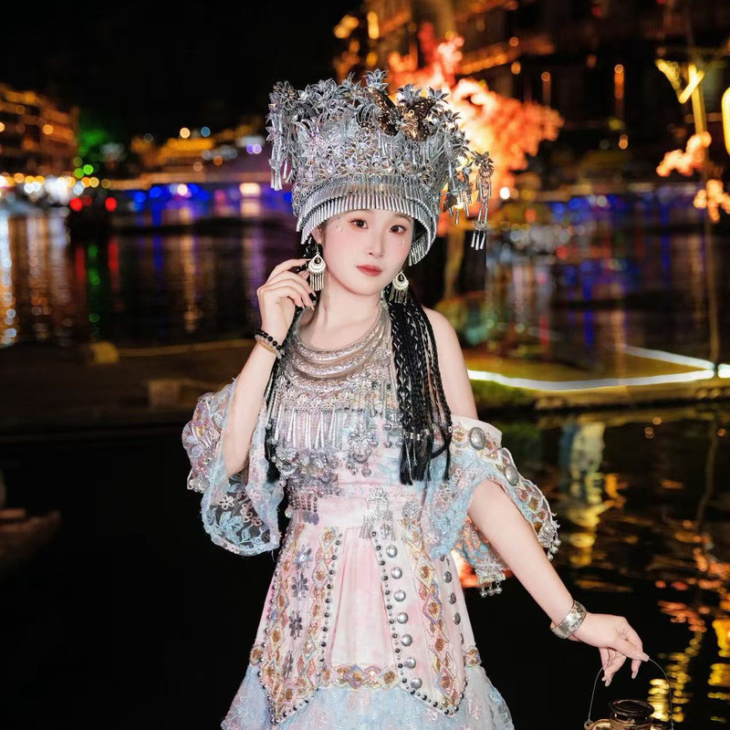 邹怡佳的主播海报