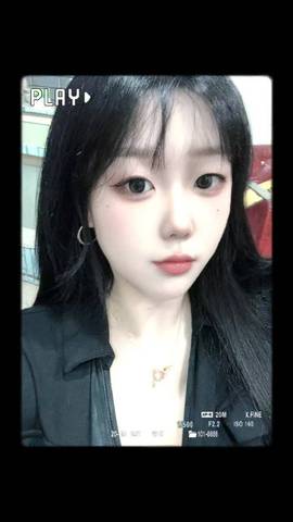 新人小露露的图片