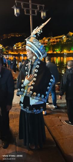 妞妞骑行南宁的图片