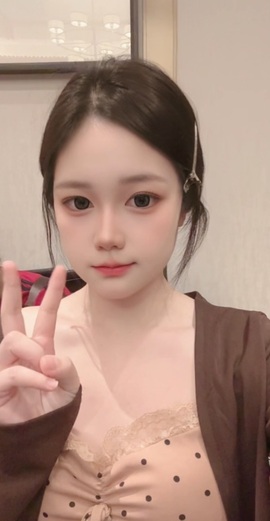 艺艺✌🏻的图片
