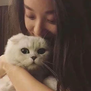 欣欣子。