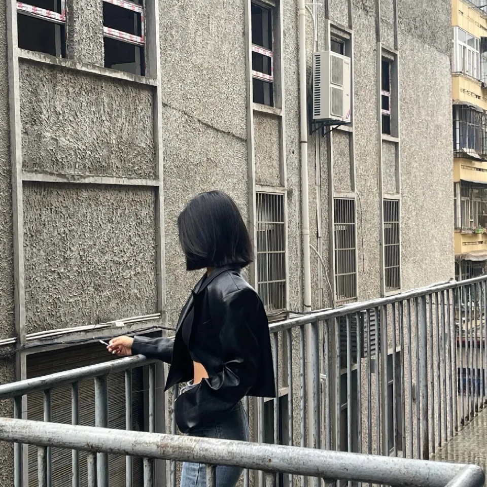 新人-33海报
