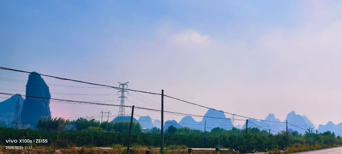 妞妞骑行南宁的主播照片