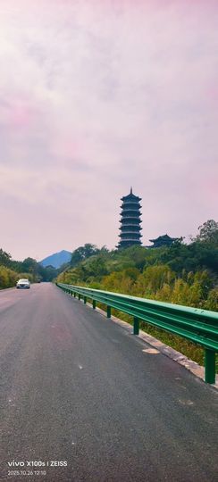 妞妞骑行南宁的图片