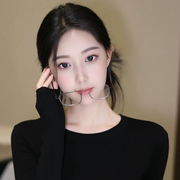 赵小七🎤在唱歌