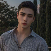 香瓜比较调皮。