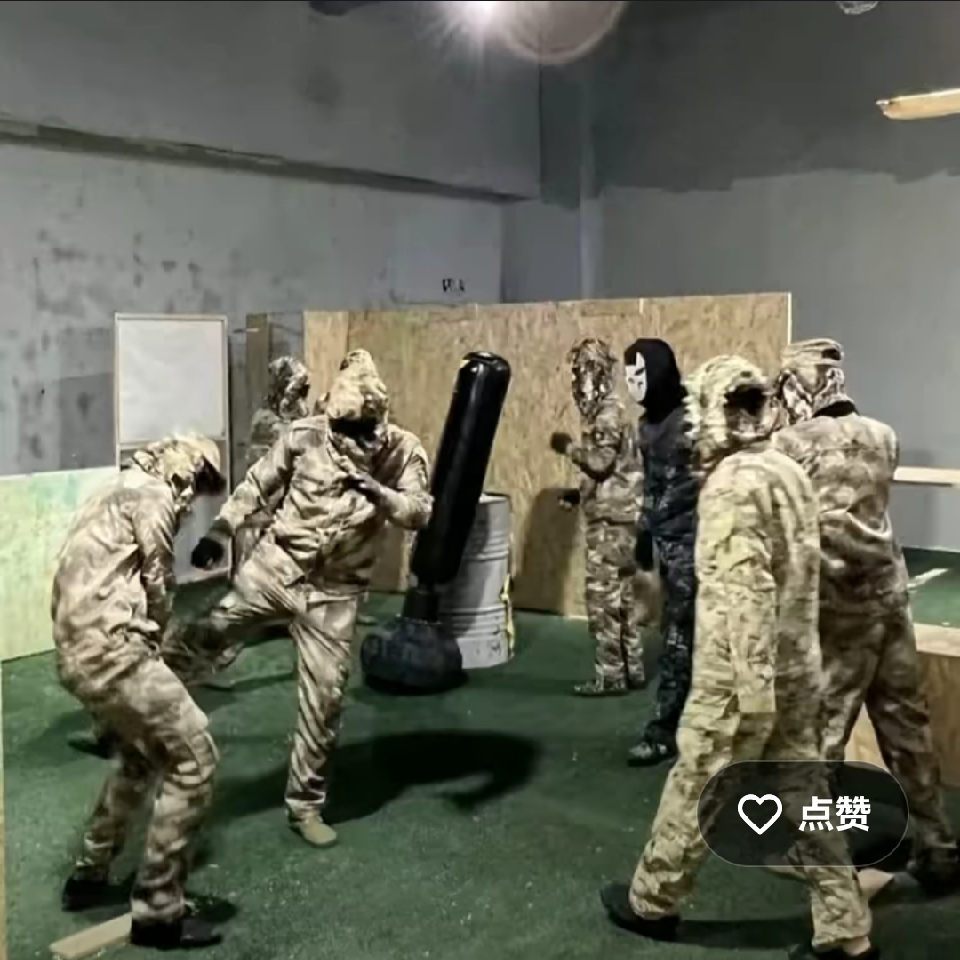 小明岀和车海报