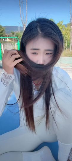 二两桃花醉今生的图片