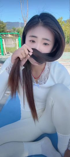 二两桃花醉今生的图片