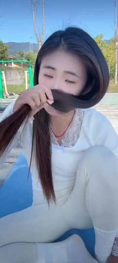 二两桃花醉今生的图片