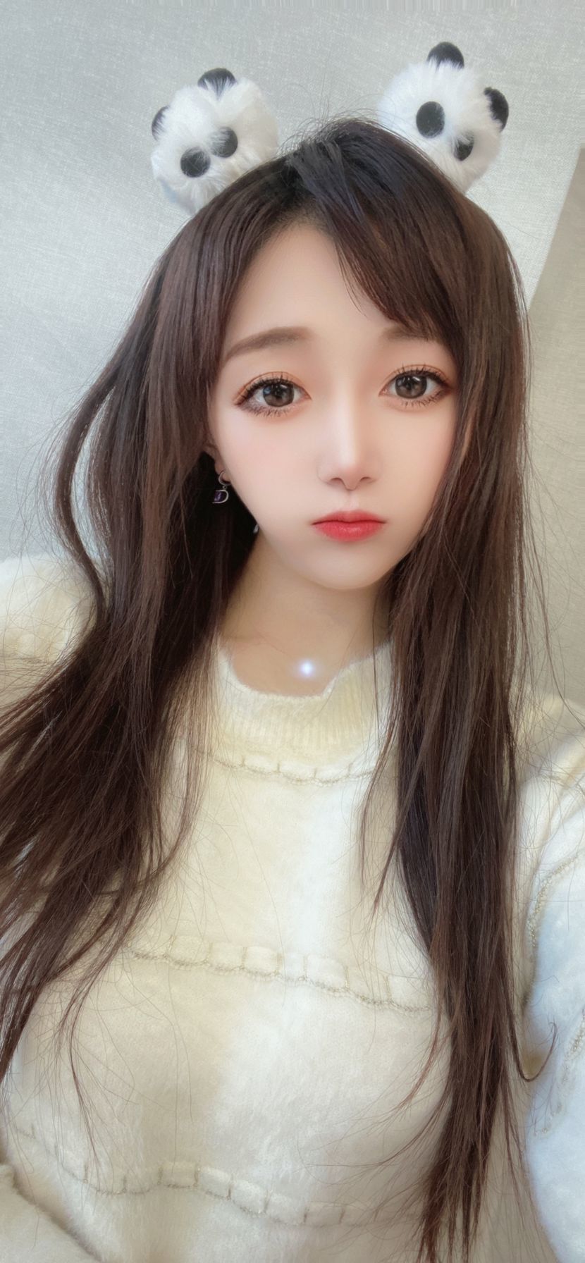 新人依依丫头主播图片