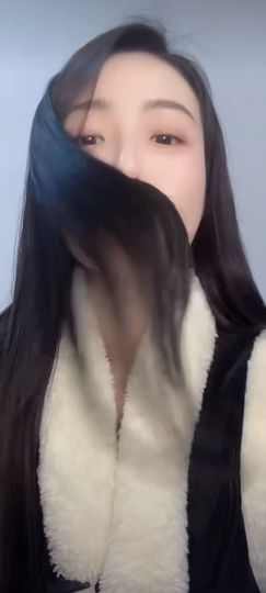 二两桃花醉今生的图片