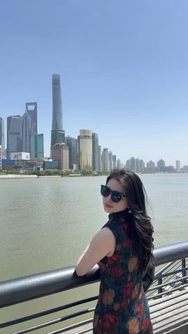 青青不吃饭的图片