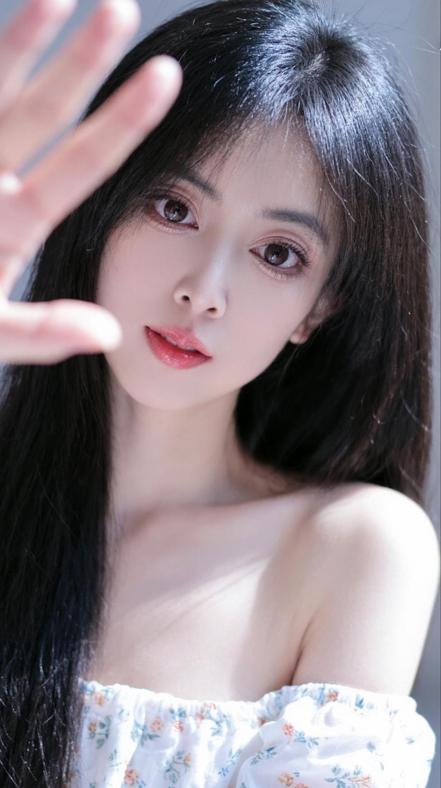 倾城静静无人岛主播图片