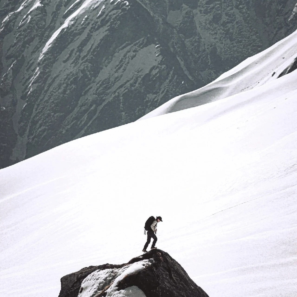 躲不过的雨*海报