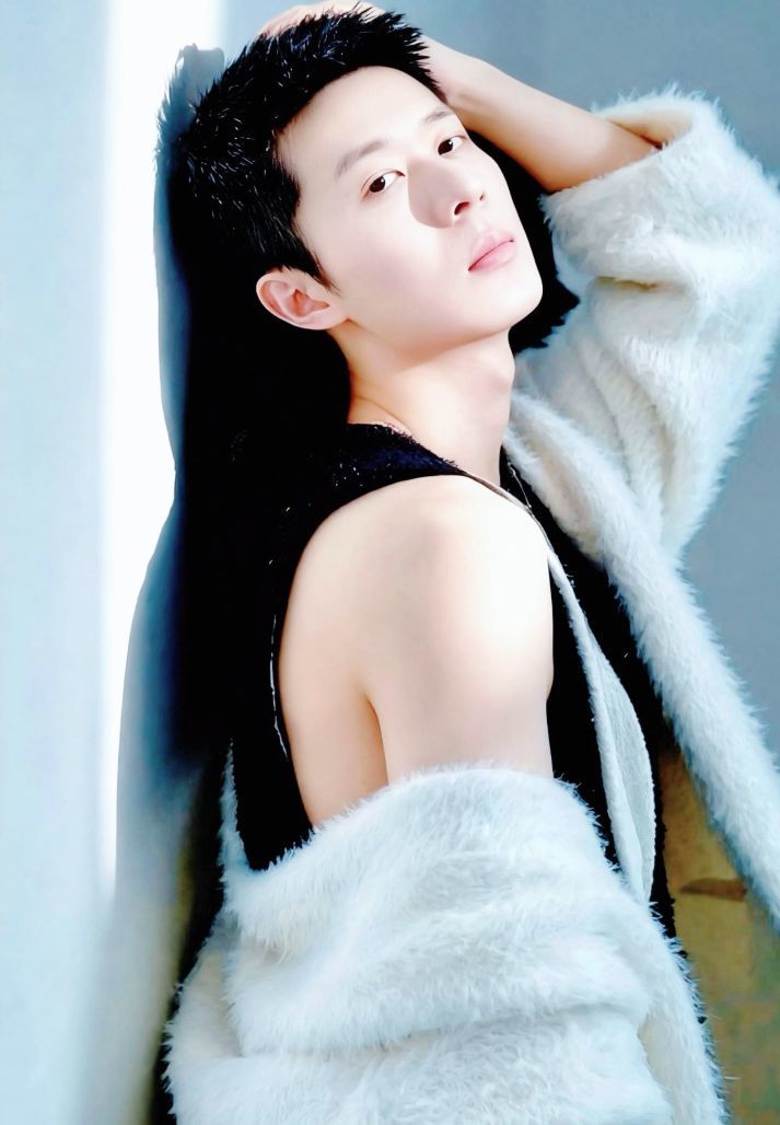 ?花香染晨?主播圖片