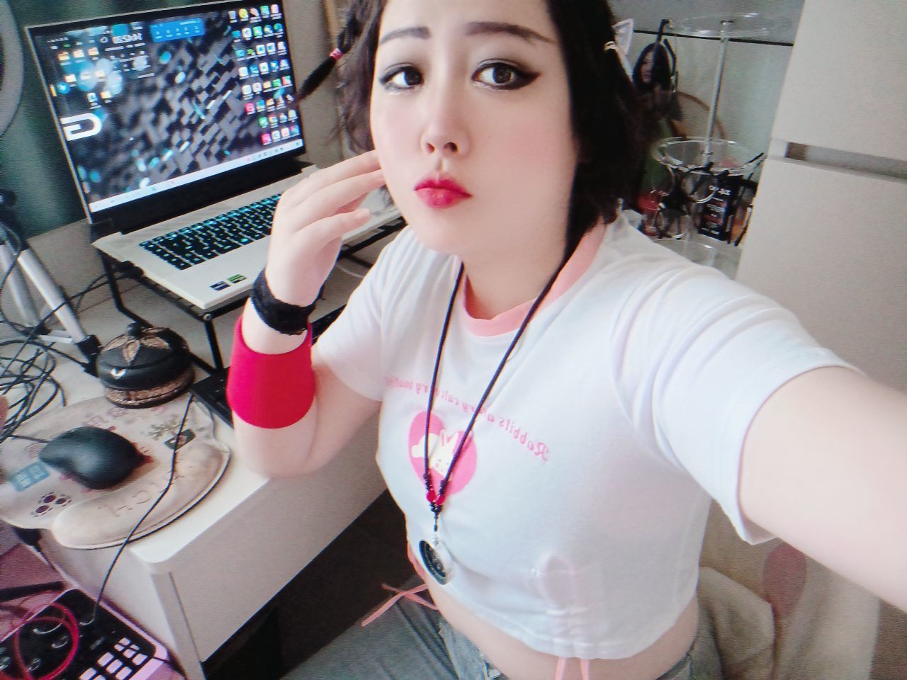 甜甜私房猫_安静的主播照片