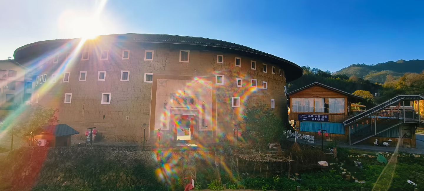 妞妞骑行西双版纳主播图片