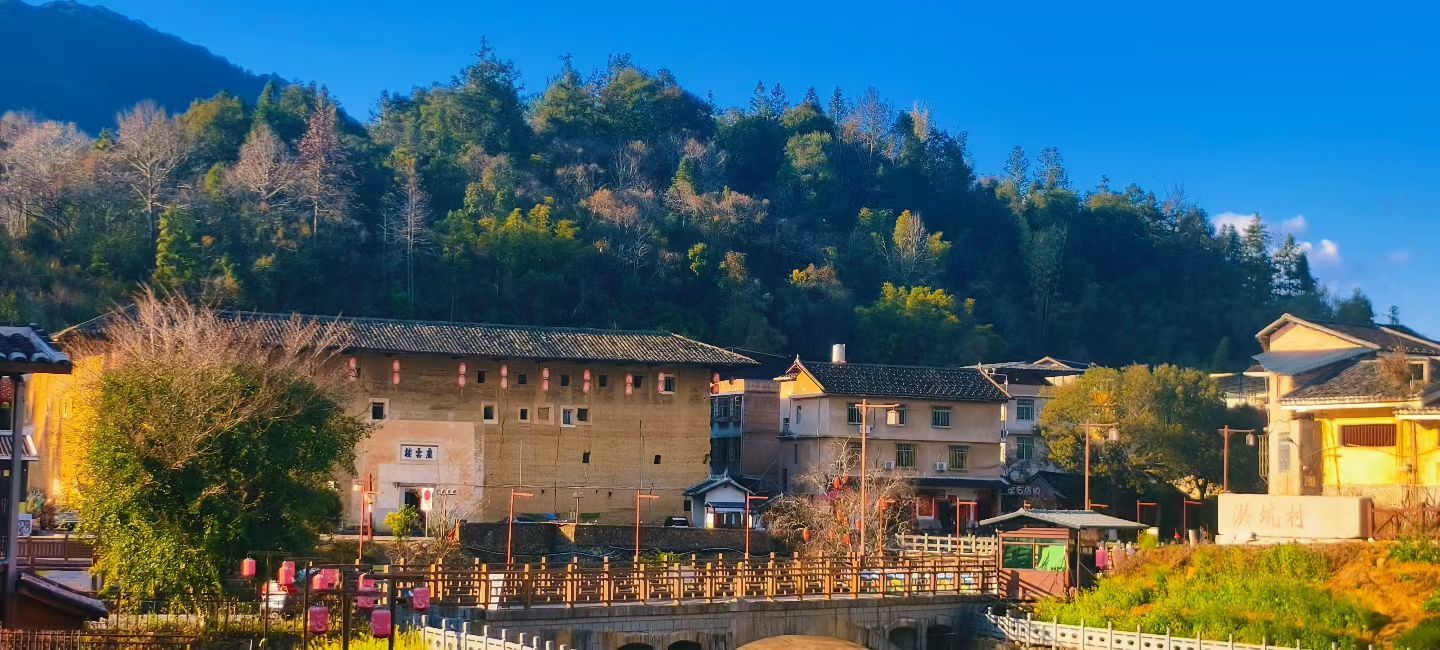 妞妞骑行西双版纳主播图片