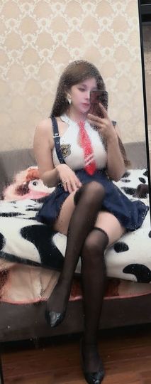 新人妍恩努力升冠的图片