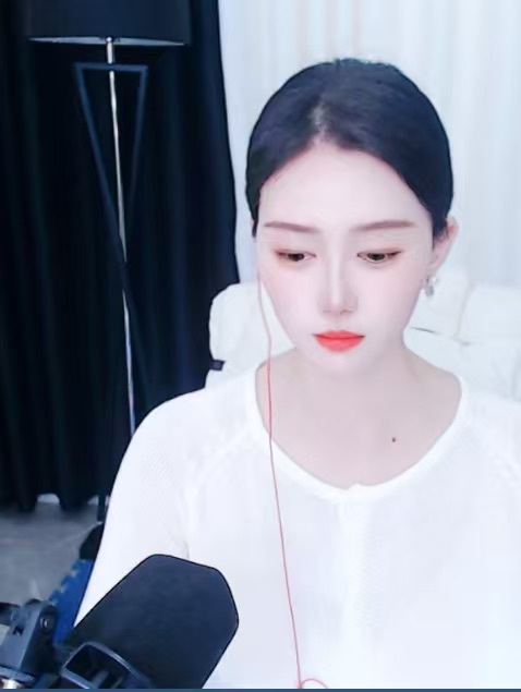 言悦13号满月啦主播图片