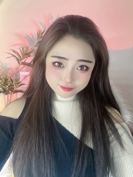 小百万沛雪主播照片
