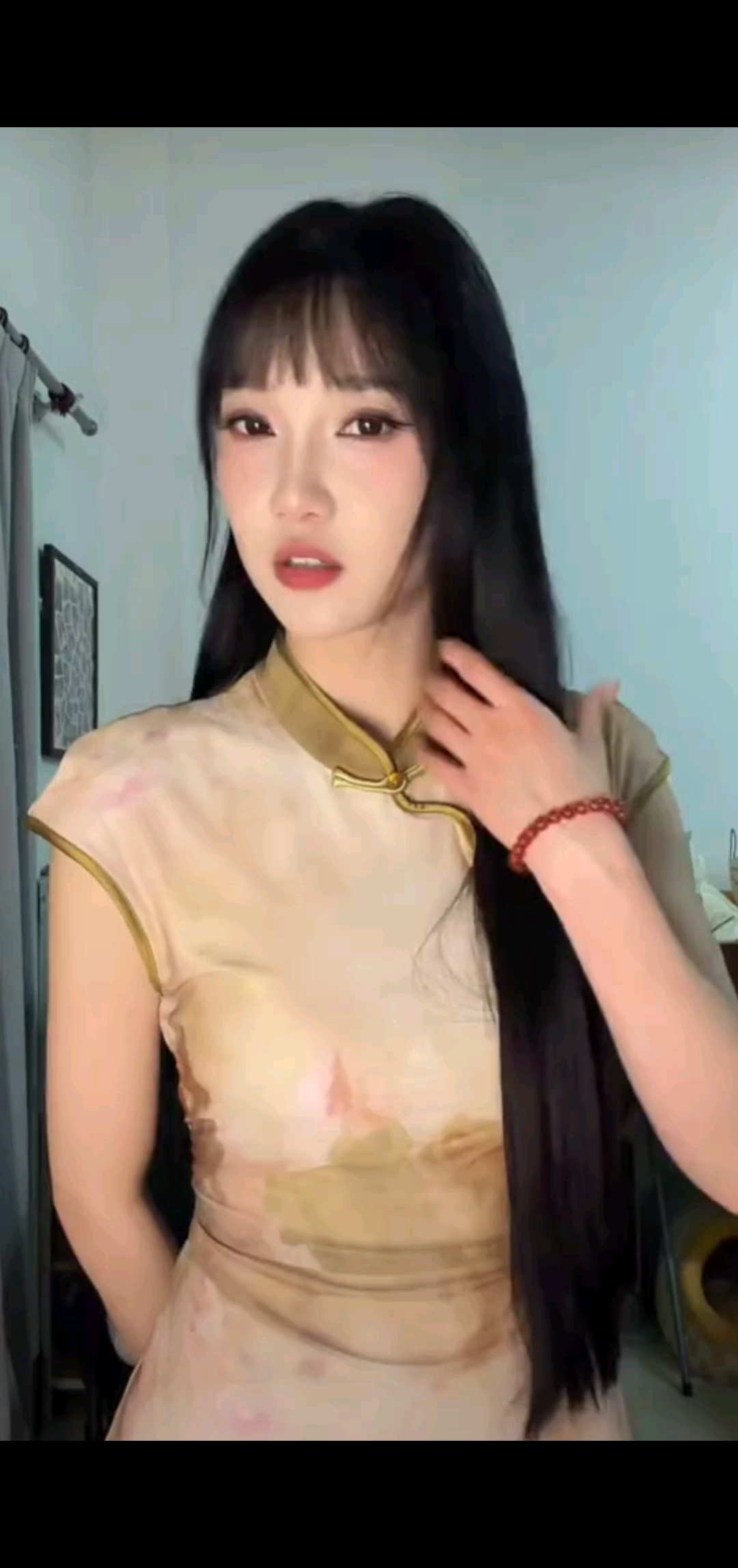 姊洁黑长直飘逸清香丝