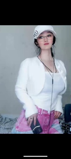 龙菲菲越来越好主播照片