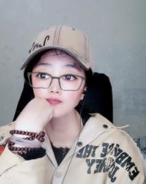 龙菲菲越来越好主播照片