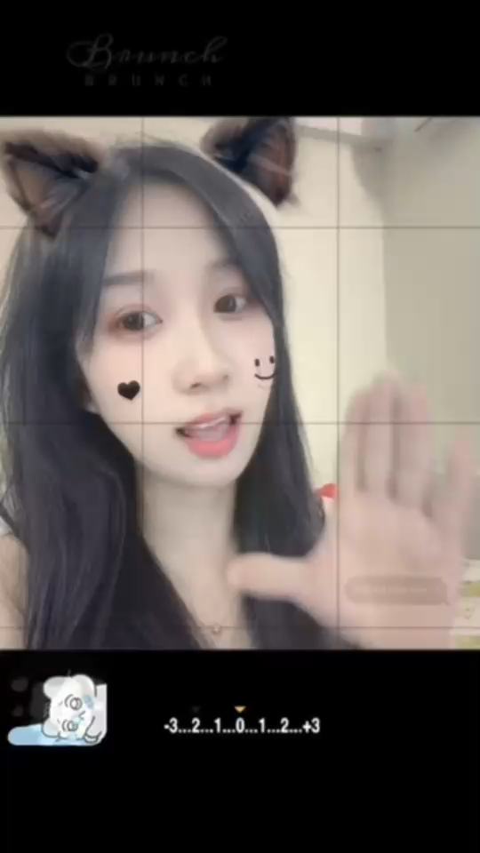 我劝你早点儿喜欢我，