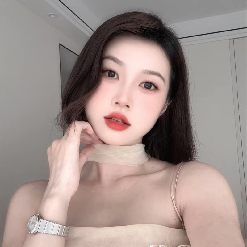 小辣椒🐰的主播海报