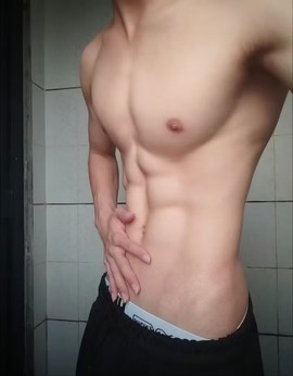 烬千尘主播照片