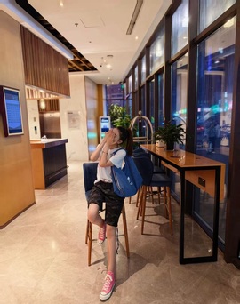 喂一口抱抱馨💌的图片