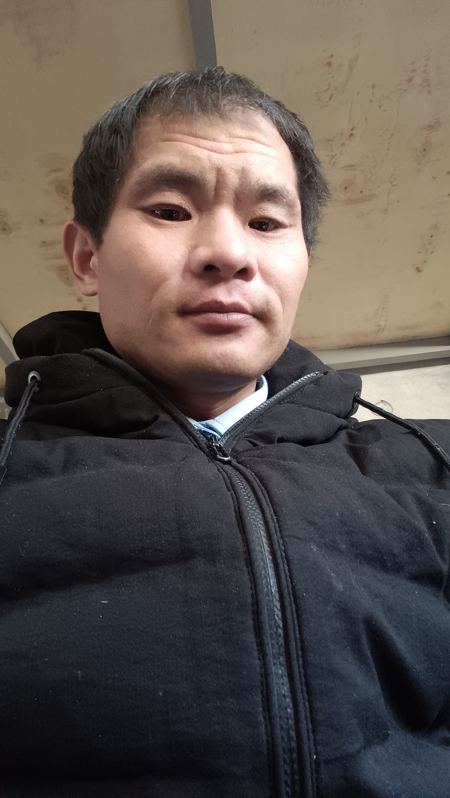 相亲相爱-人v的主播照片