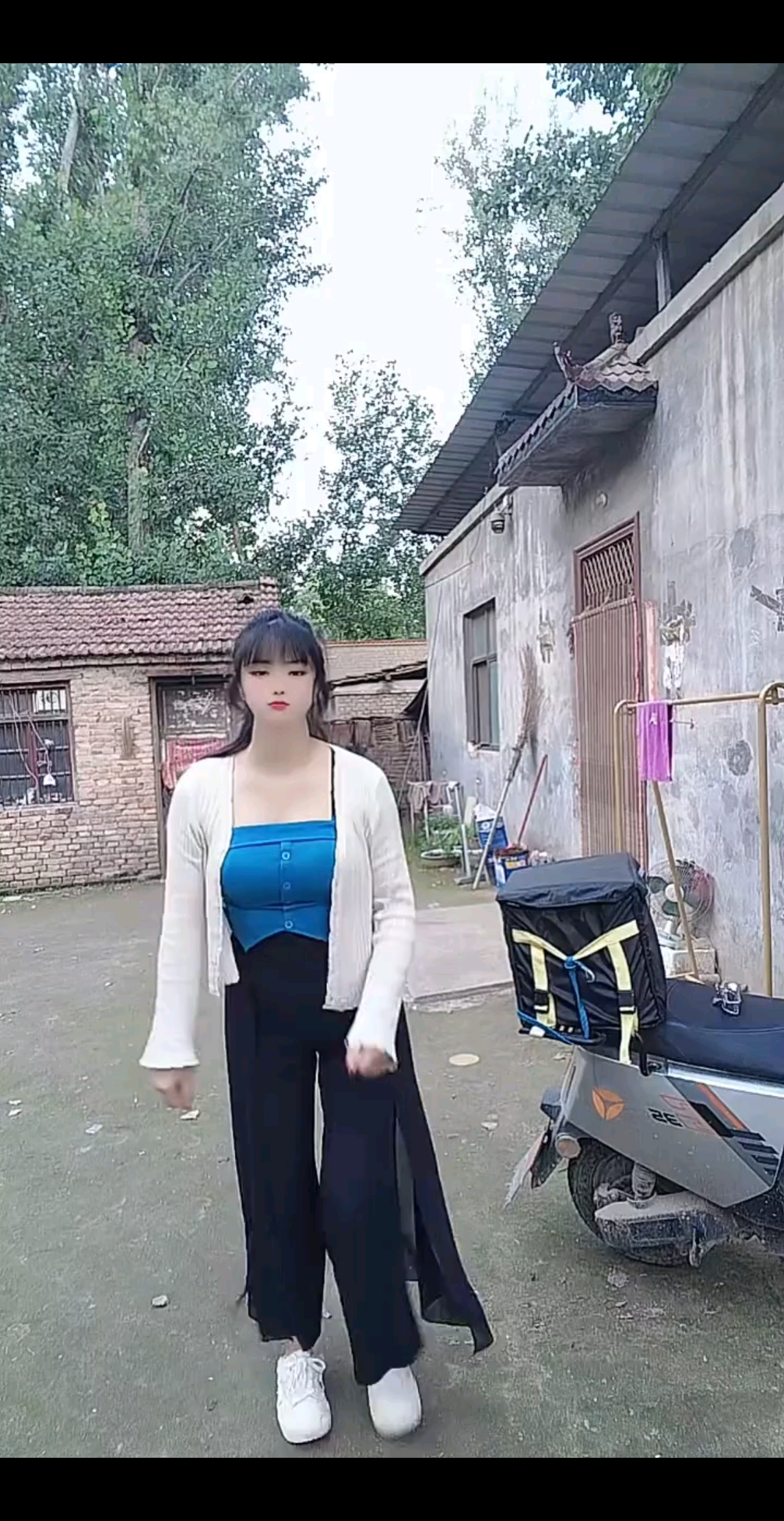 你的小可爱上线喽😬😁