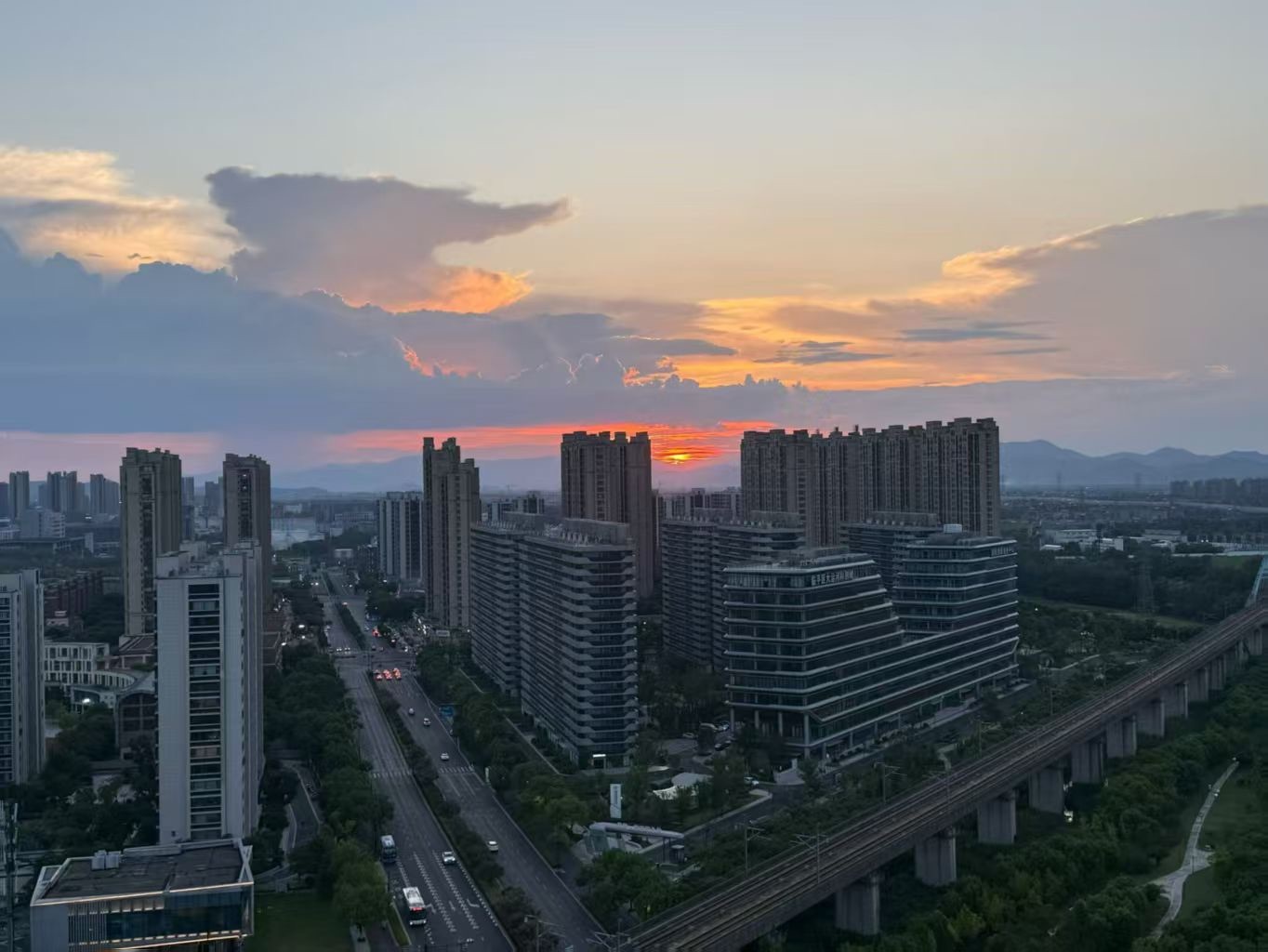 温水煮青蛙～主播图片