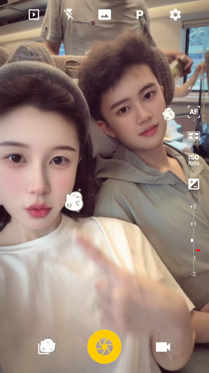 我老弟做男主播如何/