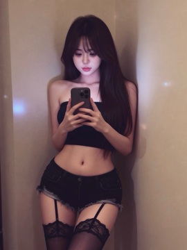 白桃吃不饱的图片