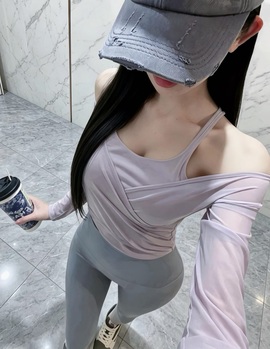 白桃吃不饱的图片