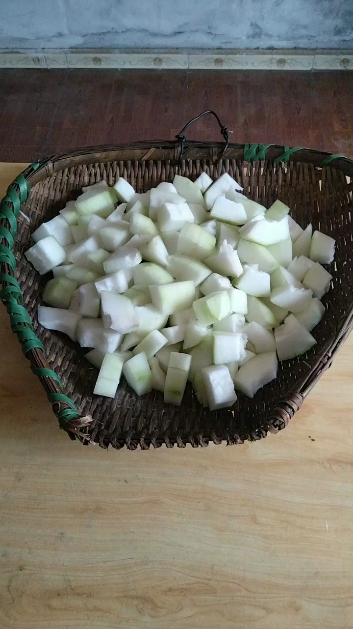 煮猪肉的冬瓜已经切好