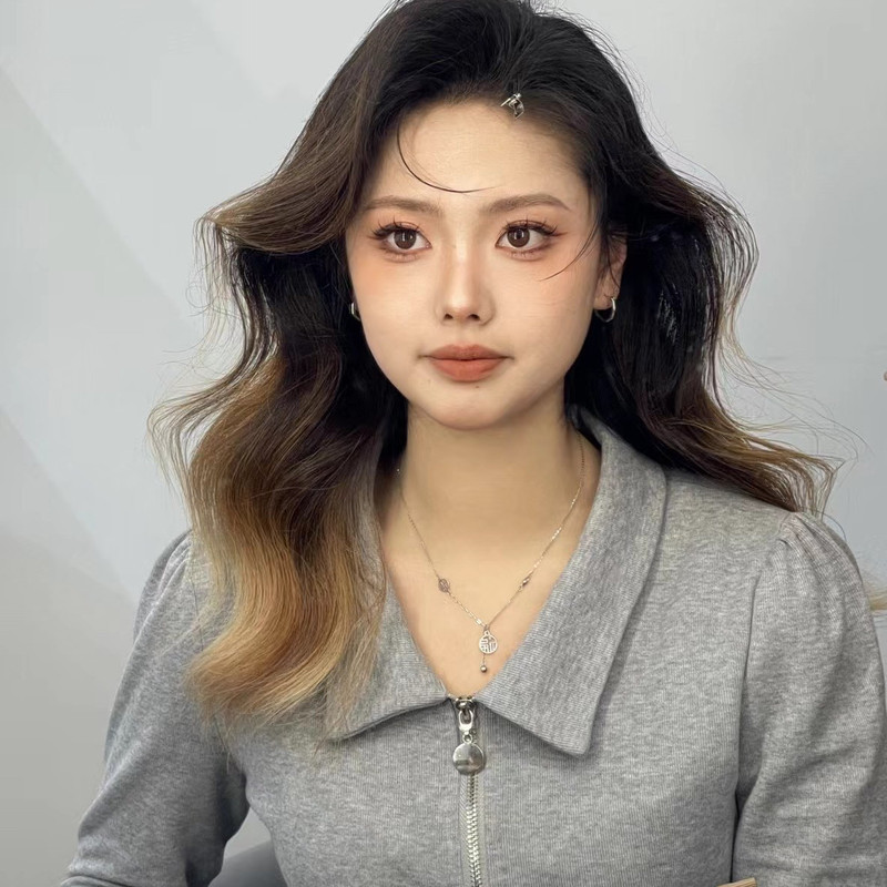 秋秋🍂的主播海报