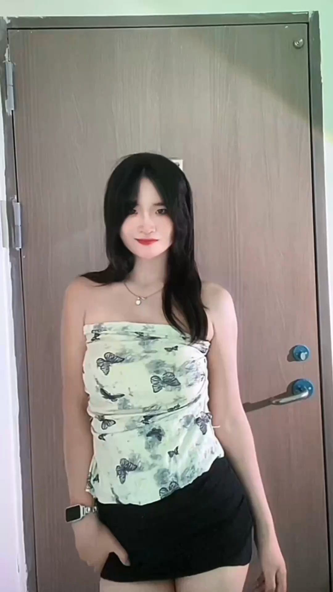 欲成大树，莫与草争