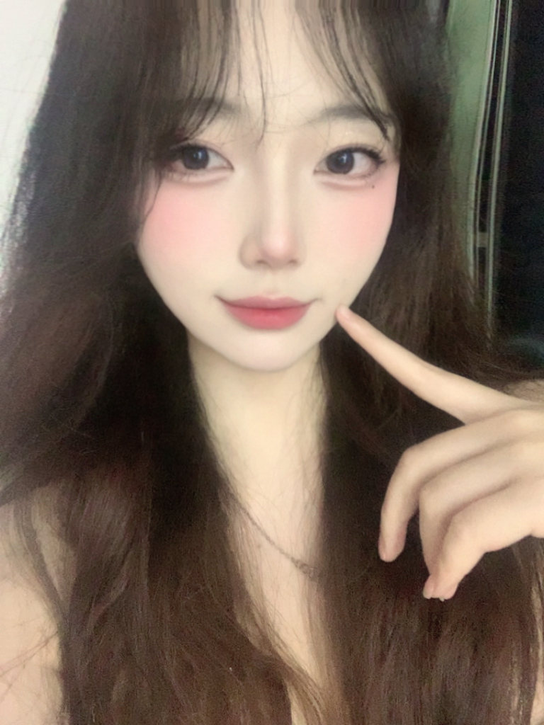 萌新白小糖主播图片