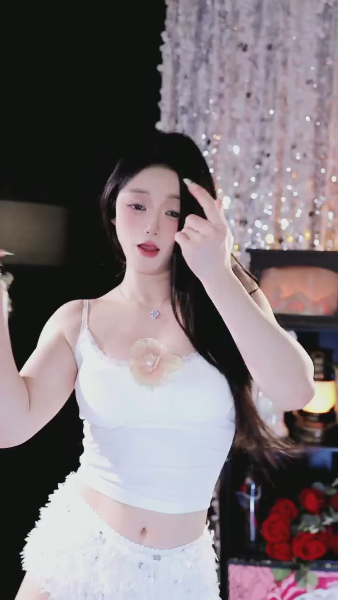 快来看看我发布的才艺作品耳光，AI评分88！