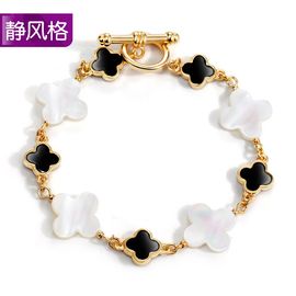 衣美都商城主播照片