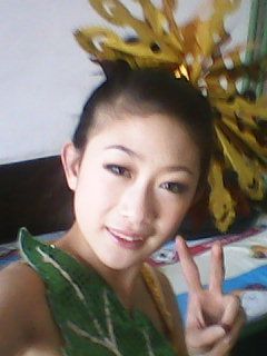 艺校小美主播照片